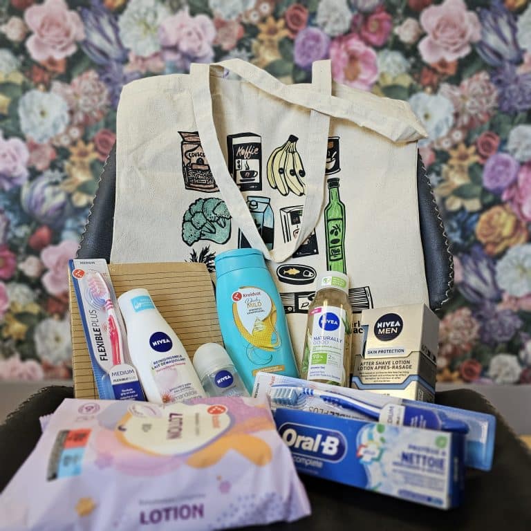 tas met verzorgings producten