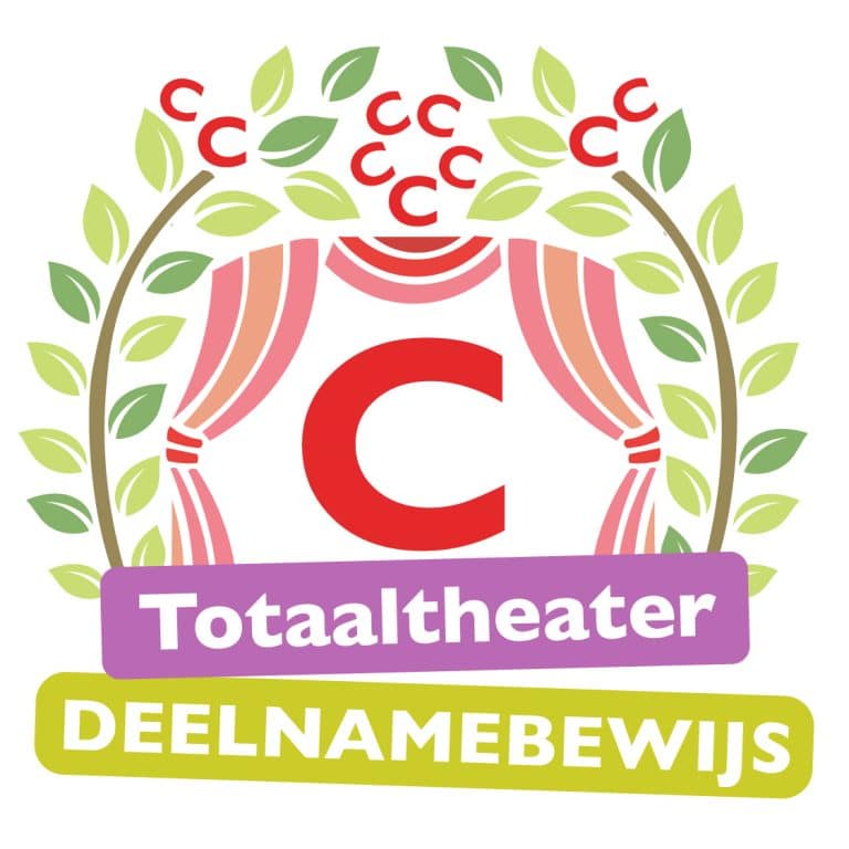 Illustratie van een logo met een rode letter C tussen roze theatergordijnen, omringd door groene en roze bladeren. Daaronder staan paarse en groene banners met de woorden “Totaaltheater” en “Deelnamebewijs”.